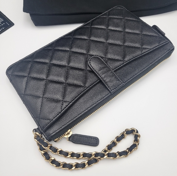 Authentic Chanel classic clutch with chain handle/wrislet - Picture 9 of 16